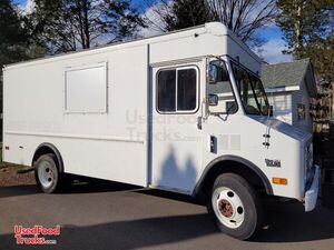 Newly Built - 22' Chevrolet P30 Diesel Kitchen Food Truck