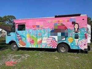 23' Chevy P30 Ice Cream & Shaved Ice Truck with Solar Panels / Mobile Dessert Truck
