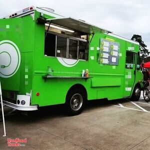 2006 - 16' Workhorse W42 Mobile Kitchen Food Truck / Restaurant on Wheels