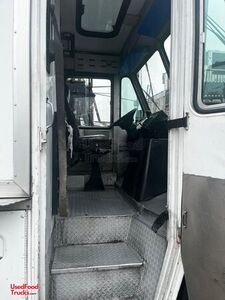 Low Mileage - 2007 Workhorse Step Van Food Truck with Pro-Fire Suppression