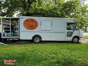 30' Chevrolet P30 Barbecue Truck with a 6' Porch / Used Barbecue Rig
