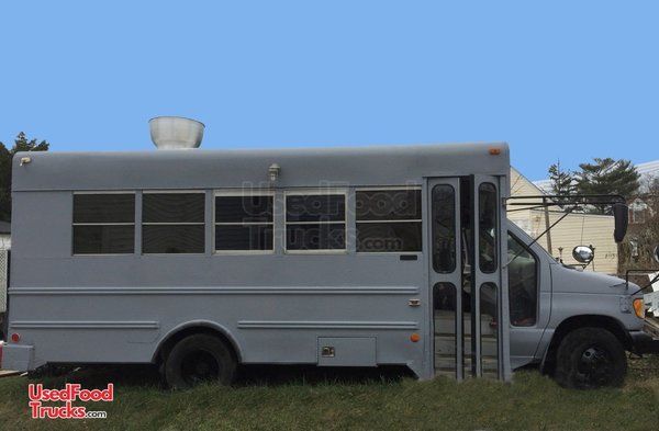 2000 Ford Kitchen Food Truck Bus / Used Kitchen on Wheels