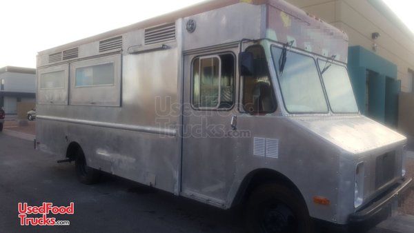 Used Chevrolet P30 Step Van Kitchen Food Truck / Kitchen on Wheels