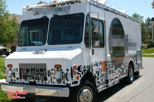 Commercial Catering Truck / Mobile Kitchen