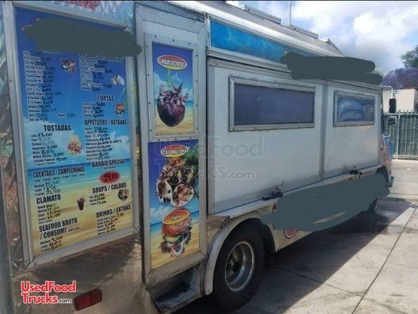 Chevrolet P30 Used Barbecue Food Truck / Used Step Van Barbecue Rig