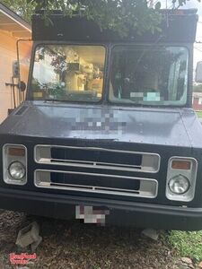 Used - 26' Chevrolet P30 Step Van Food Truck with 2021 Kitchen Build-Out