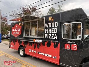 AWESOME LOADED 2009 22' Workhorse Diesel Wood-Fired Pizza Food Truck | Mobile Pizzeria