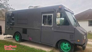 Used Chevrolet P30 Step Van Concession Truck / Used Kitchen on Wheels