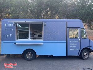 Fully Equipped 2005 Workhorse Coffee Truck / Turnkey Coffee Shop on Wheels