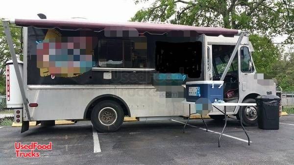 Chevrolet Diesel P30 Step Van Kitchen Food Truck / Used Mobile Food Unit