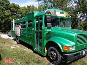 Ready to Cook Used 1996 International 18' All-Purpose Food Bus Truck / Bustaurant