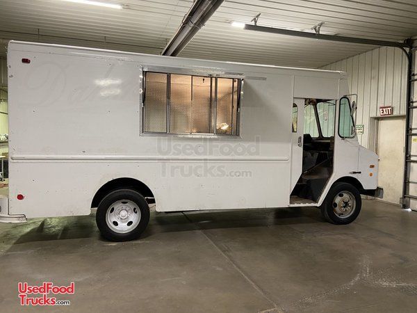14' Grumman Olson Gourmet Step Van Food Truck w/ Custom-Built Kitchen