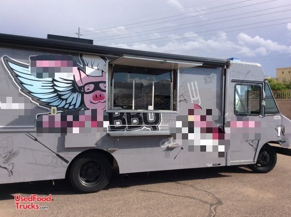 Well-Furnished Custom-Built Diesel Step Van Kitchen Food Truck/Mobile Kitchen