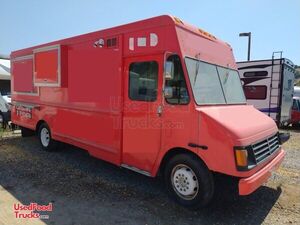 2006 - 26' GM Mobile Kitchen Food Truck | Solid Rolling Kitchen