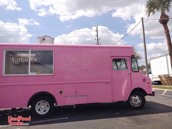 Well-Equipped Stepvan Kitchen Food Truck/Used Mobile Kitchen