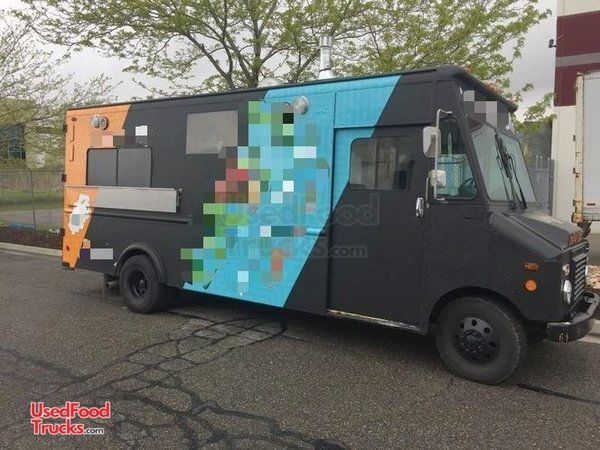 Well-Maintained 24' Ford-150 Step Van All-Purpose Mobile Kitchen Food Truck