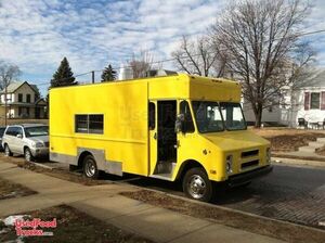 1989 / 2012 - Chevy P30 Mobile Kitchen Food Truck
