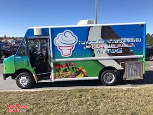 2000 - 14' Freightliner W700 Diesel Ice Cream Truck / Mobile Ice Cream Biz