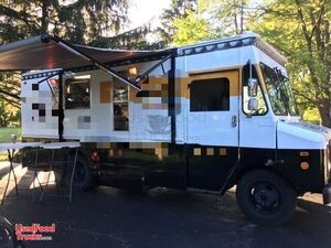 Chevy Grumman Mobile Cafe Coffee 20' Truck