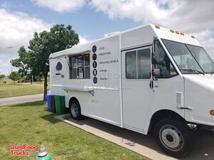 2007 - 32' Chevrolet Workhorse Coffee and Beverage Truck with 2019 Kitchen Build-Out