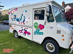 Used - Chevrolet P30 Ice Cream Truck | Mobile Dessert Truck