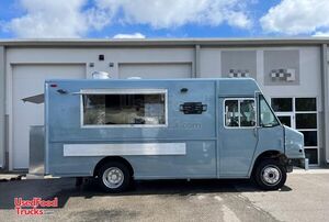 24' Diesel Freightliner MT45 Fully Loaded Professional Mobile Kitchen Food Truck