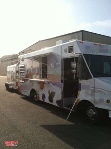 2003 - 25' GMC Workhorse 4500 Soft Serve Ice Cream / Frozen Yogurt Truck