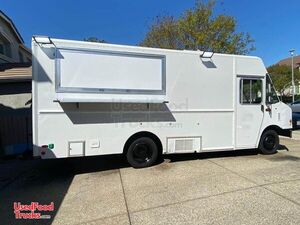 2007 18' Workhorse Utilimaster W42 Insignia Approved Kitchen Food Truck