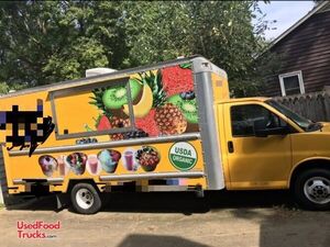 2014 GMC Box Truck Smoothie Truck / Beverage Truck