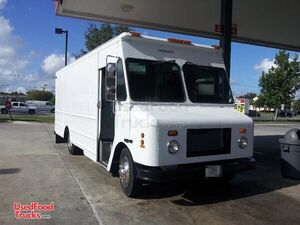 30' Diesel Freightliner MT45 Mobile Kitchen Food Truck with Commercial-Grade Equipment