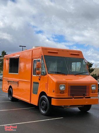 Nicely Equipped 2008 Workhorse Step Van Kitchen Food Truck