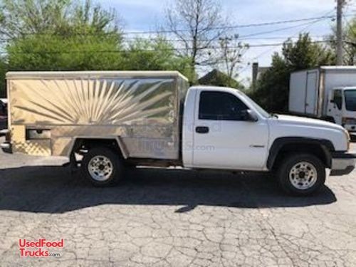 Well-Maintained 2003 GMC 2500 Lunch Serving / Canteen Truck