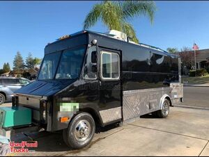 22' Chevy P30 Permitted Kitchen Food Truck with California Insignia