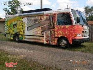 IF YOUR LOOKING FOR A FOOD TRUCK THAT TURNS HEADS, THIS IS IT
