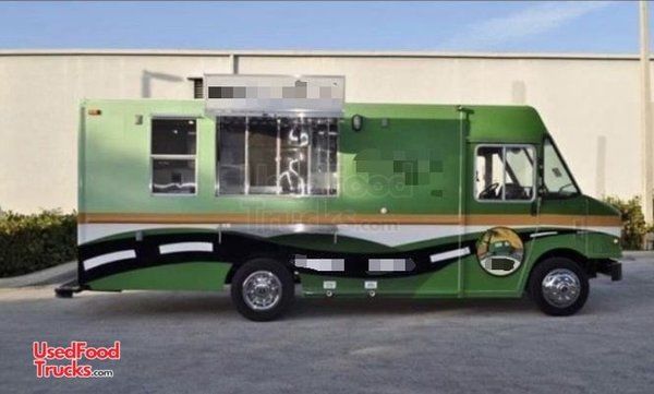 2007 - 25' Ford Workhorse Diesel Food Truck / Loaded Mobile Kitchen