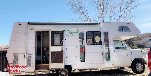 Ford Eldorado Kitchen on Wheels/Clean & Spacious Mobile Kitchen Food Truck