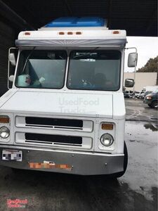 Versatile Chevrolet P30 All-Purpose Food Truck/ Used Kitchen on Wheels