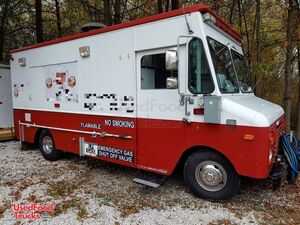 Ready to Serve Grumman Olson PT30 16' Step Van All-Purpose Food Truck