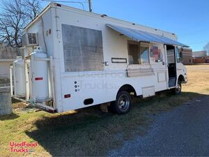 Ready for business Chevrolet P30 Licensed Mobile Kitchen Food Truck