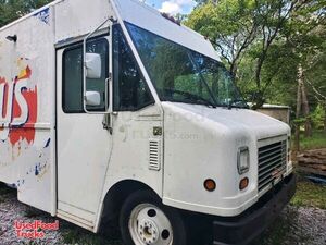 2005 Workhorse P42 Diesel Kitchen Food Truck with All-New Equipment