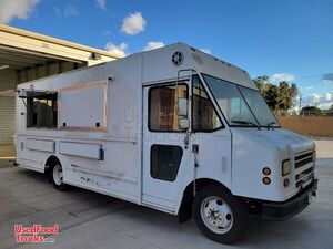 2001 18' Workhorse P42 Step Van Food Truck with 2022 Kitchen Build-Out