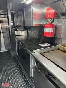 Fully Equipped 2007 27' Chevrolet Utilimaster Food Truck with Pro-Fire Suppression