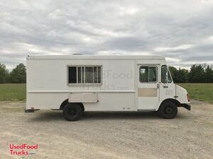Inspected - 22' GMC P3500 Diesel Step Van Street Food Truck with 2022 Kitchen Build-Out