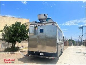Well Equipped - 2001 26' Workhorse P42 All-Purpose Food Truck
