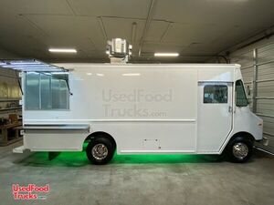 Preowned - Chevrolet P30 Basic Step Van Food Vending Truck