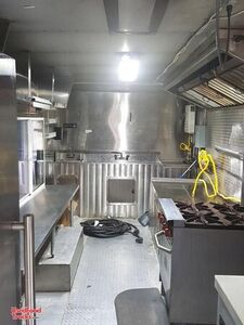 2001 Workhorse P42 All-Purpose Food Truck | Mobile Food Unit