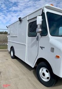 25' Chevrolet P30 Step Food Truck with 2019 Commercial Kitchen Build-Out