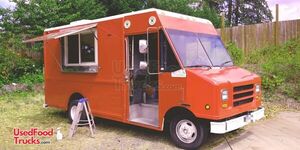 Inspected 21' Utilimaster Food Coffee Truck w/ Bubble Waffle Machines