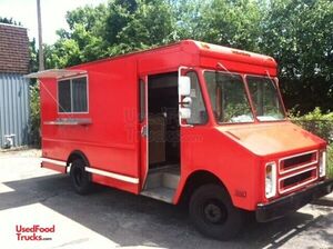 Chevy P30 Mobile Kitchen Truck