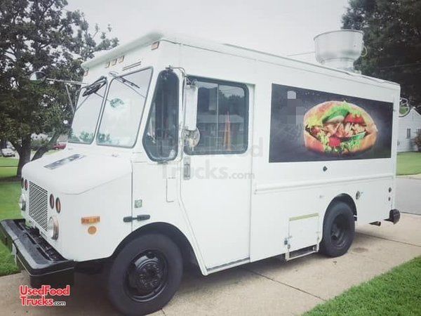 Impeccable 2002 Chevy P42 Workhorse Diesel Stepvan Kitchen Food Truck